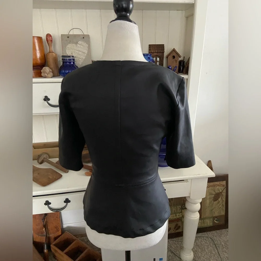 Femme - Picture 2 of 3